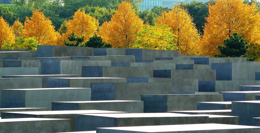 memorial-berlin-holocaust-architecture-buildings-452c2e