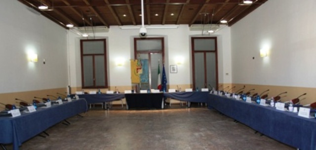 foto sala consiglio comunale